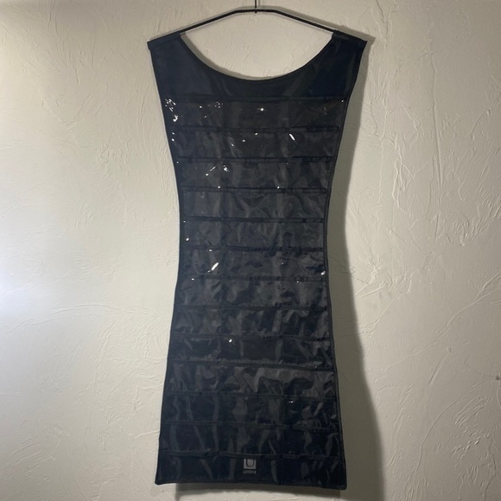 🖤‼️ “UMBRA FROM THE CONTAINER STORE” Hanging Jewelry Holder